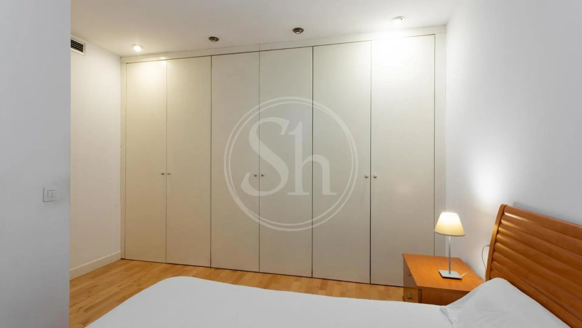 Comodo Apartamento En Rambla Cataluna Barcelona Spanien
