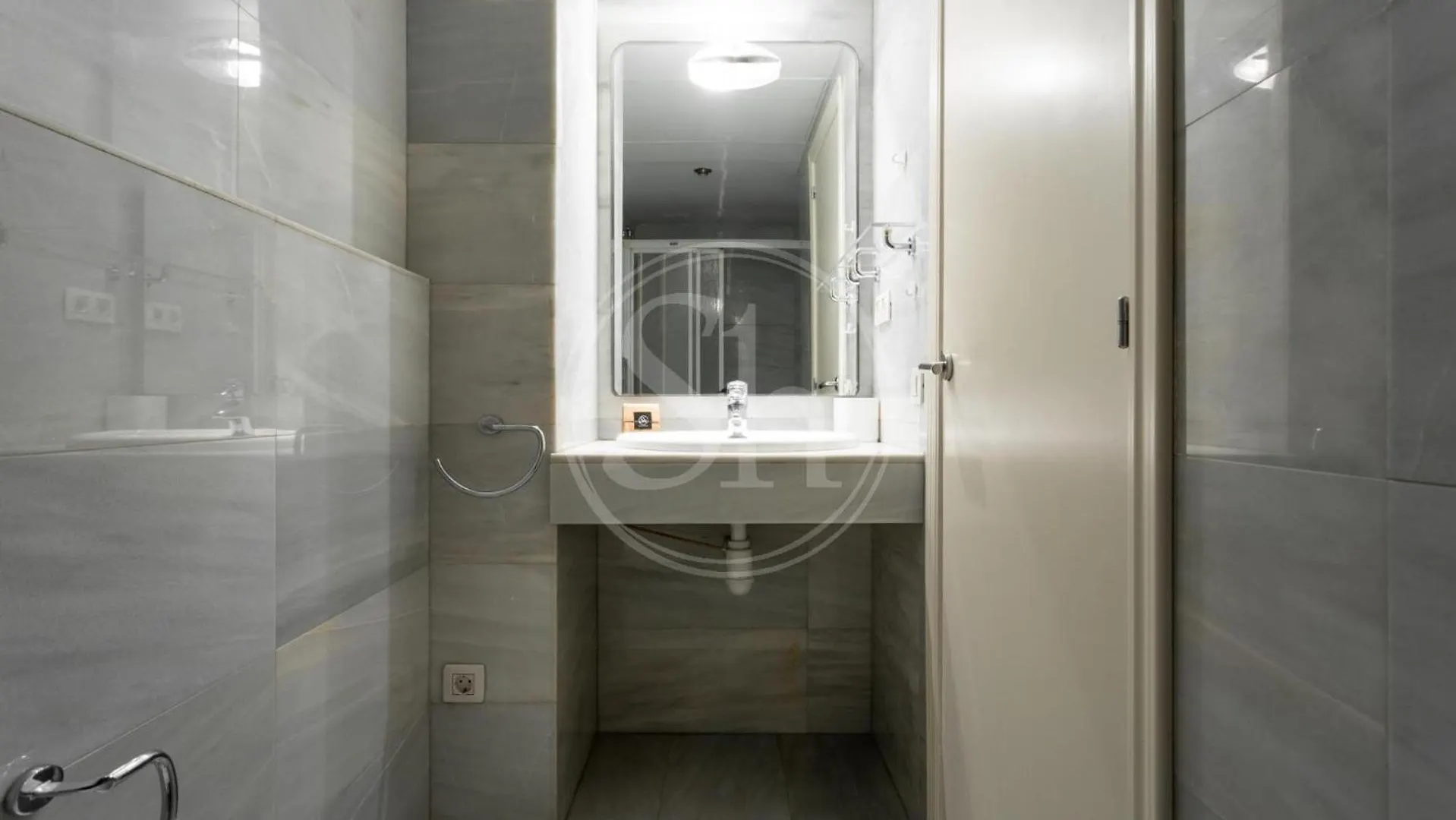 Comodo Apartamento En Rambla Cataluna Barcelona
