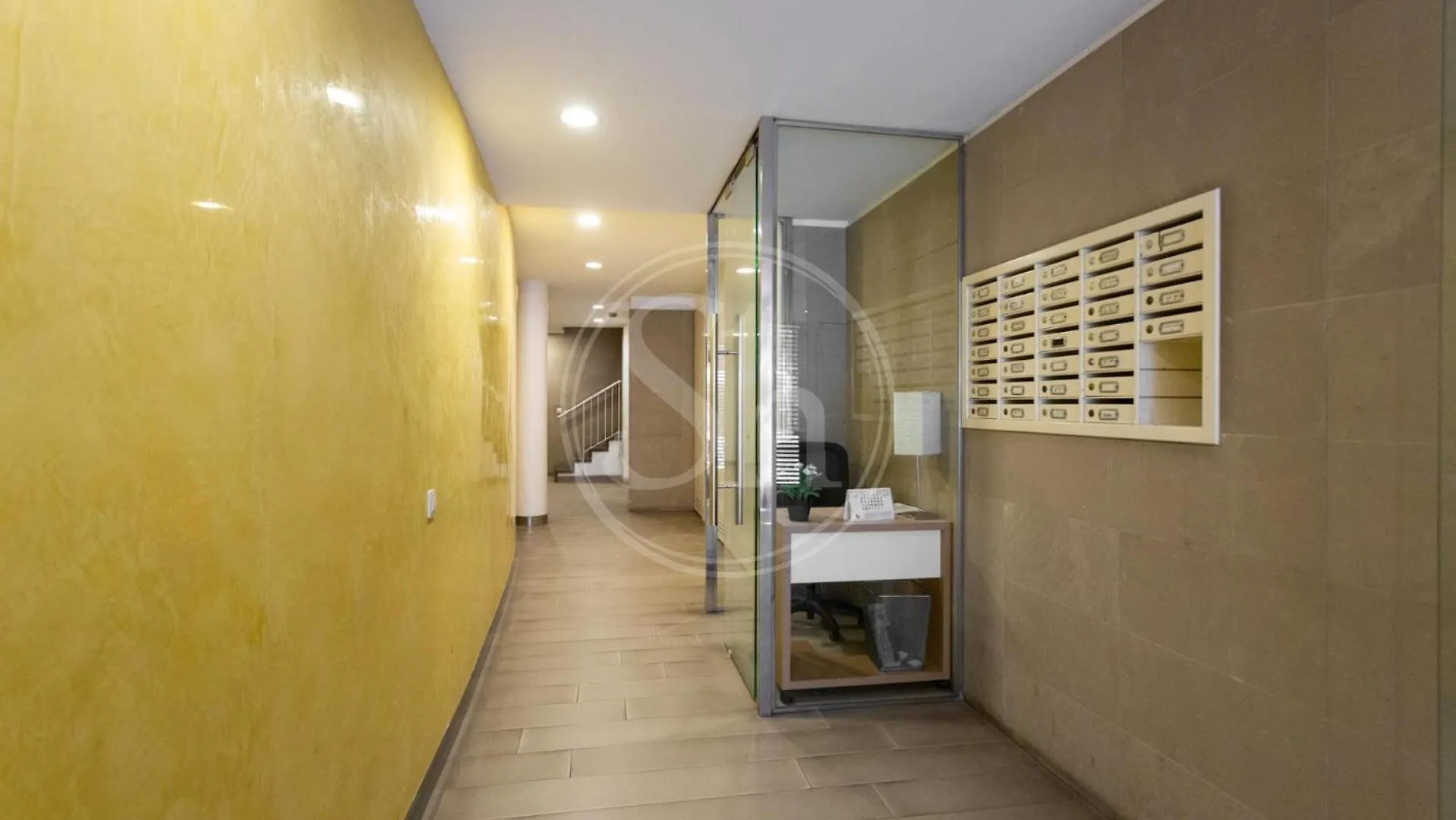 Comodo Apartamento En Rambla Cataluna Barcelona Lägenhet