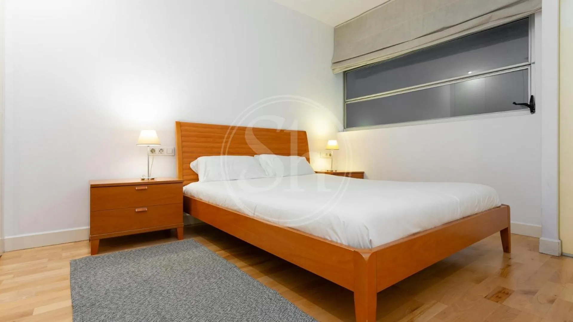 Comodo Apartamento En Rambla Cataluna Barcelona